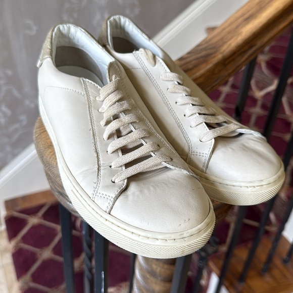 LEMARE’ ladies leather sneaker very good condition ruffle design on back euro 38 - Picture 3 of 10